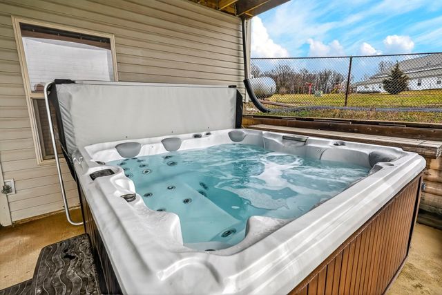 3478 W Farm Road 44, Willard, MO 65781