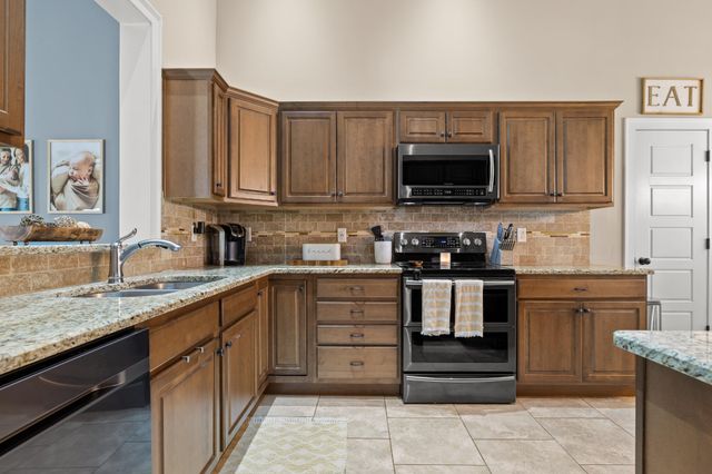 8380 Midwestern Drive, Hixson, TN 37343