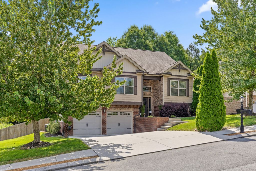 8380 Midwestern Drive, Hixson, TN 37343