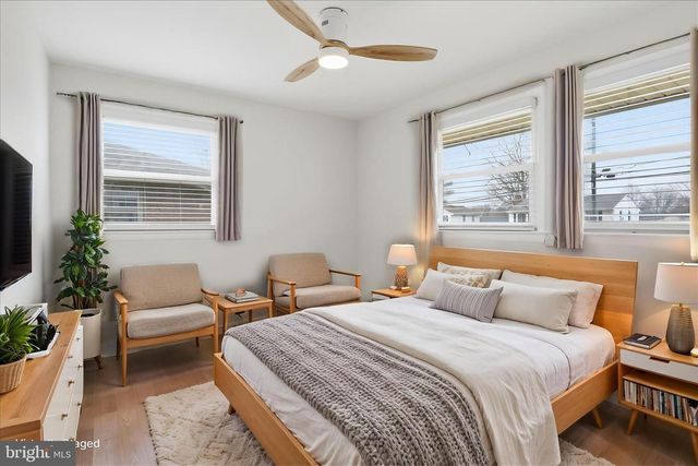 14801 CARLBERN DR, Centreville, VA 20120