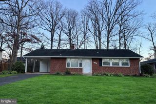 14801 CARLBERN DR, Centreville, VA 20120