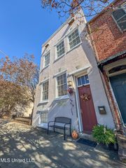 123 S Commerce Street, Natchez, MS 39120