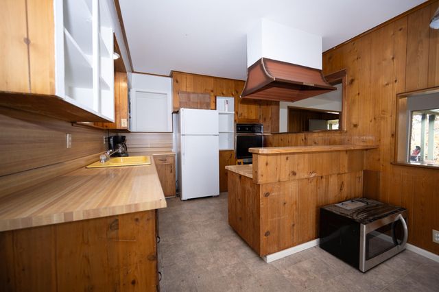 138 Sam Lee Drive, Weaverville, CA 96093