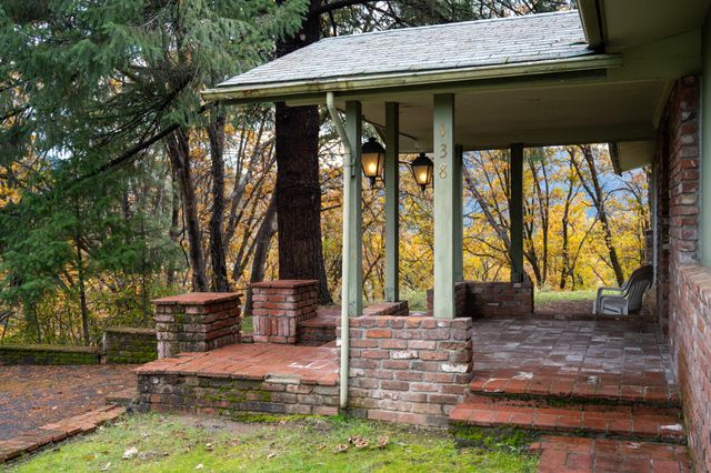 138 Sam Lee Drive, Weaverville, CA 96093