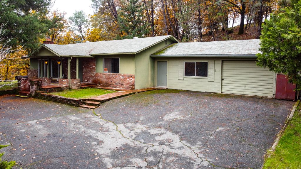 138 Sam Lee Drive, Weaverville, CA 96093