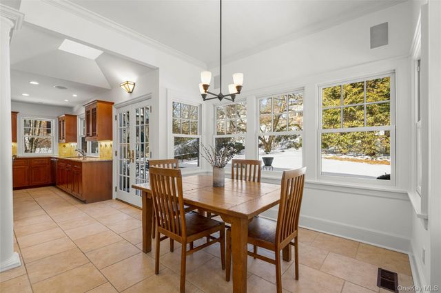 25 Huguenot Drive, Larchmont, NY 10538