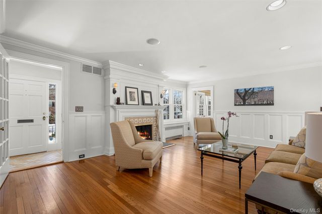 25 Huguenot Drive, Larchmont, NY 10538