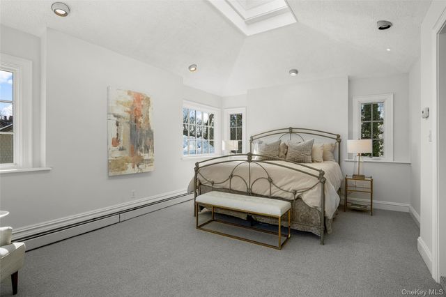 25 Huguenot Drive, Larchmont, NY 10538