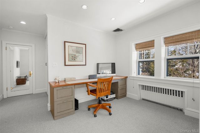 25 Huguenot Drive, Larchmont, NY 10538