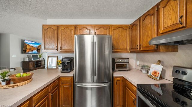 108 Larkspur Lane, Thomasville, NC 27360