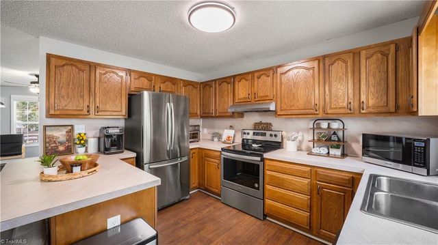 108 Larkspur Lane, Thomasville, NC 27360