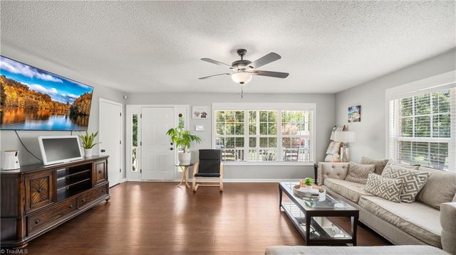 108 Larkspur Lane, Thomasville, NC 27360
