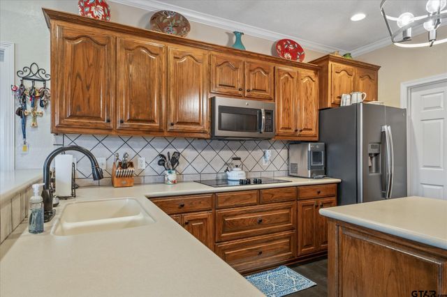 22206 Ellis Dr, Chandler, TX 75758