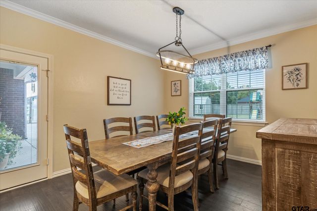 22206 Ellis Dr, Chandler, TX 75758