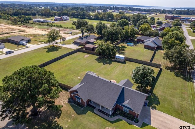 22206 Ellis Dr, Chandler, TX 75758