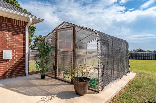 22206 Ellis Dr, Chandler, TX 75758