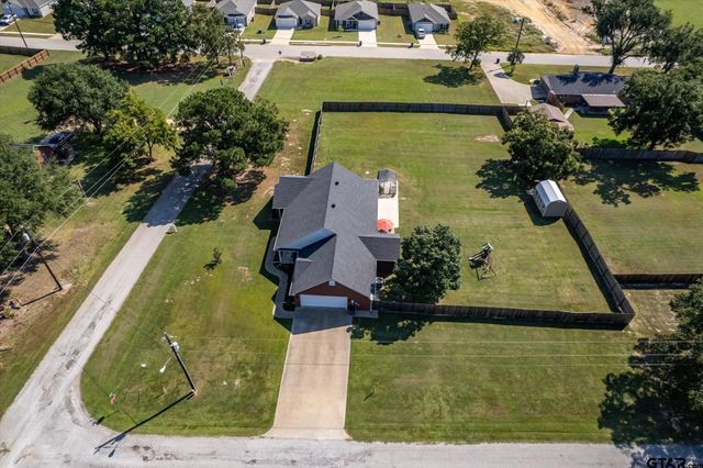 22206 Ellis Dr, Chandler, TX 75758