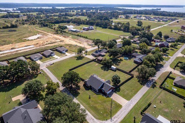 22206 Ellis Dr, Chandler, TX 75758