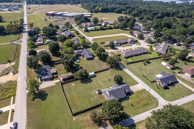 22206 Ellis Dr, Chandler, TX 75758