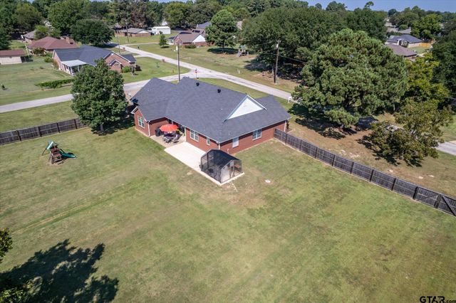 22206 Ellis Dr, Chandler, TX 75758