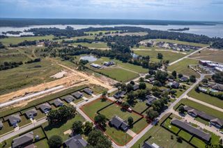 22206 Ellis Dr, Chandler, TX 75758