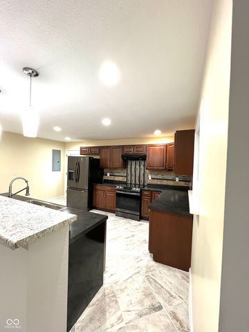 7638 E 37th Place, Indianapolis, IN 46226