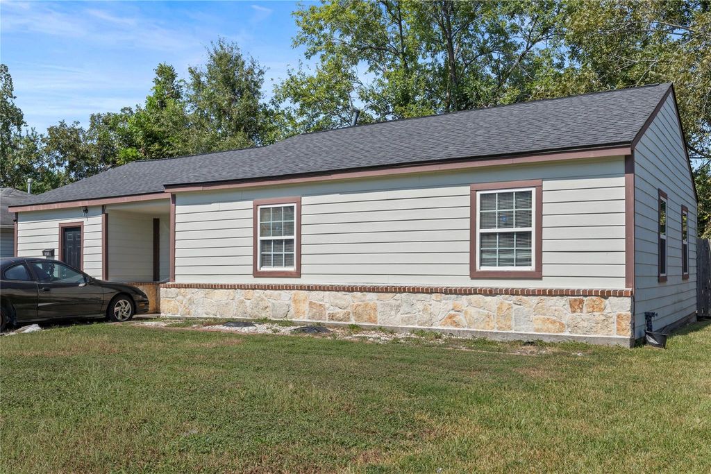 4817 Airport Boulevard, Houston, TX 77048