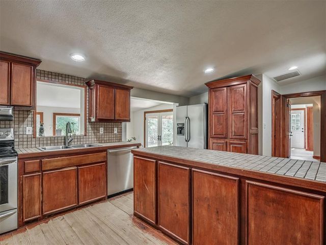 601 SE 108th Avenue, Norman, OK 73026