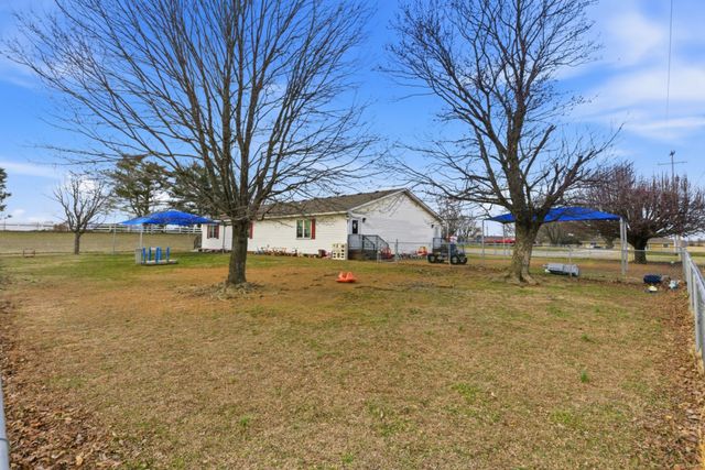 609 Hwy 52E, Portland, TN 37148