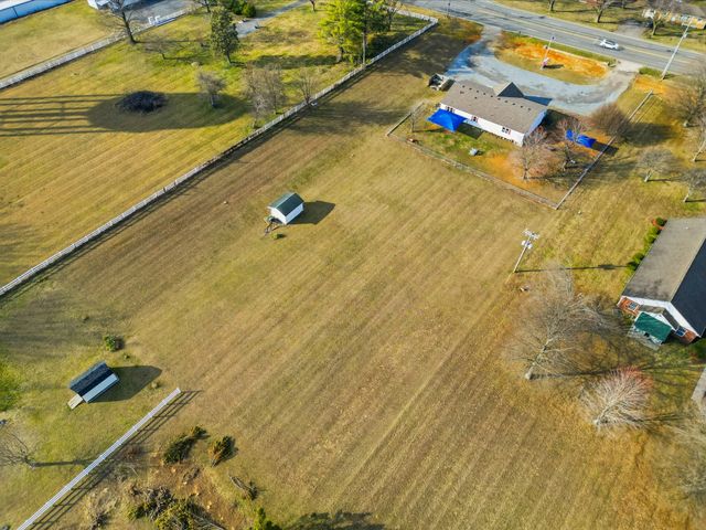 609 Hwy 52E, Portland, TN 37148