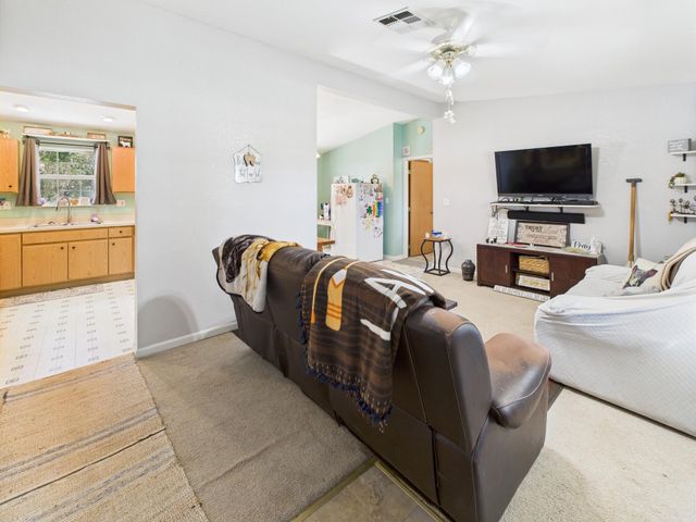 7281 NW 90th Court, Okeechobee, FL 34972