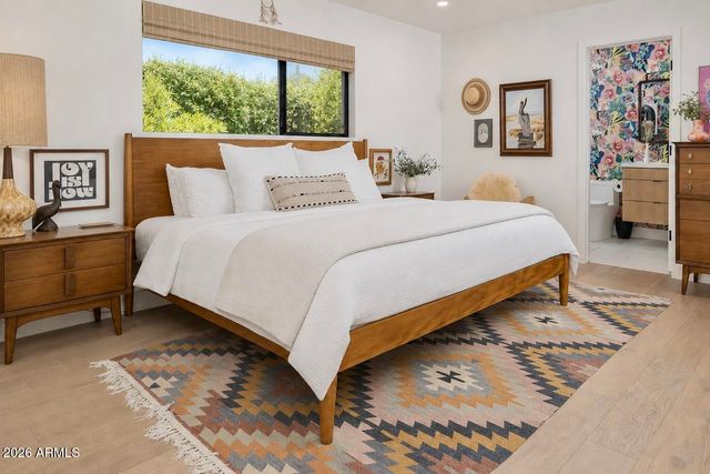 627 W PALMAIRE Avenue, Phoenix, AZ 85021