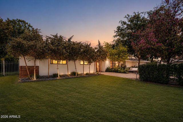 627 W PALMAIRE Avenue, Phoenix, AZ 85021