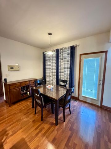 9204 Wright Street, Merrillville, IN 46410