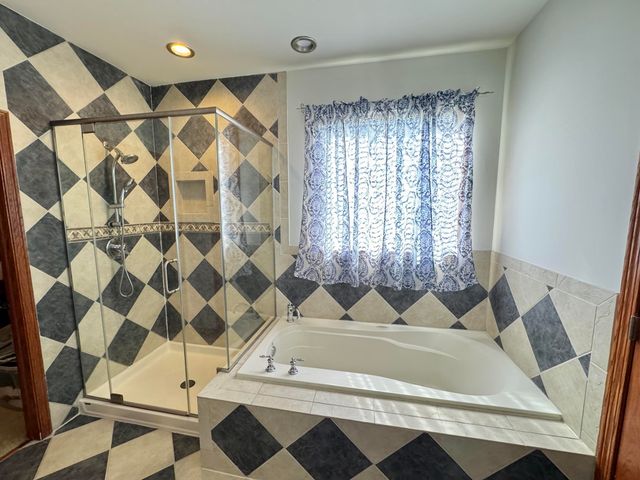 9204 Wright Street, Merrillville, IN 46410