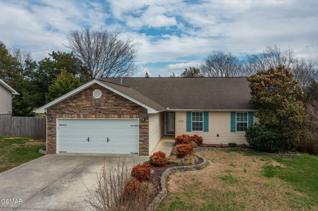 1010 Stones Throw Lane, Sevierville, TN 37876