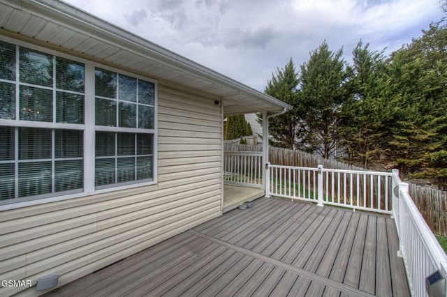 1010 Stones Throw Lane, Sevierville, TN 37876