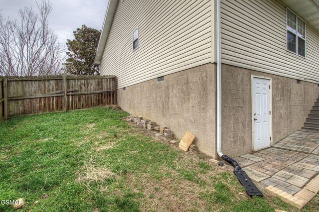 1010 Stones Throw Lane, Sevierville, TN 37876