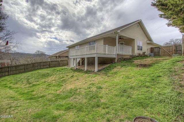 1010 Stones Throw Lane, Sevierville, TN 37876