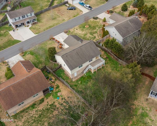1010 Stones Throw Lane, Sevierville, TN 37876