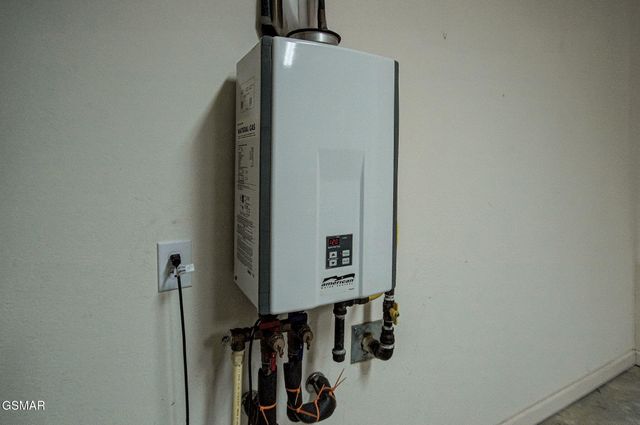 1010 Stones Throw Lane, Sevierville, TN 37876