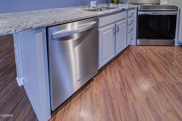 1010 Stones Throw Lane, Sevierville, TN 37876