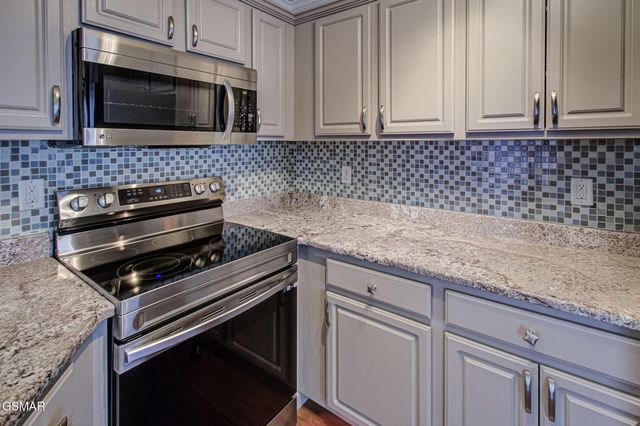 1010 Stones Throw Lane, Sevierville, TN 37876