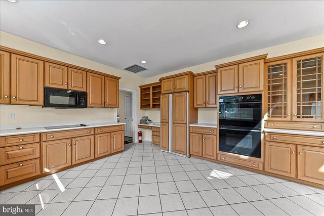 26 SAPPHIRE LN, Mohnton, PA 19540