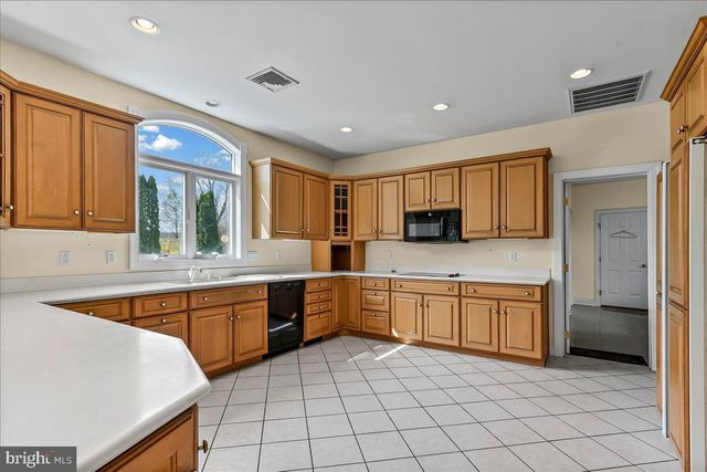 26 SAPPHIRE LN, Mohnton, PA 19540