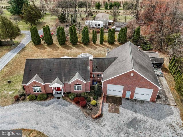 26 SAPPHIRE LN, Mohnton, PA 19540