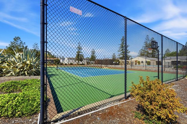 403 Chateau La Salle 403, San Jose, CA 95111