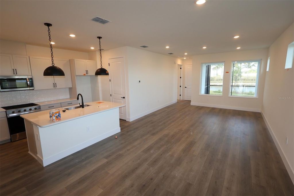 Image 4 of property listing at 2856 MARRAKESH LANE, Sarasota, FL 34234