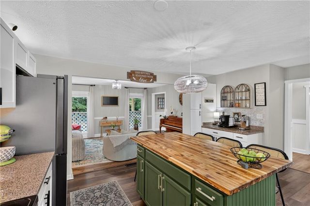 110 E Knight Drive, Carrollton, GA 30116