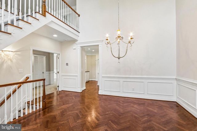 112 SARAZEN DR, Moorestown, NJ 08057